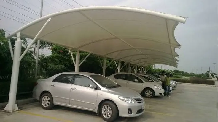 Kanopi membran di area parkir