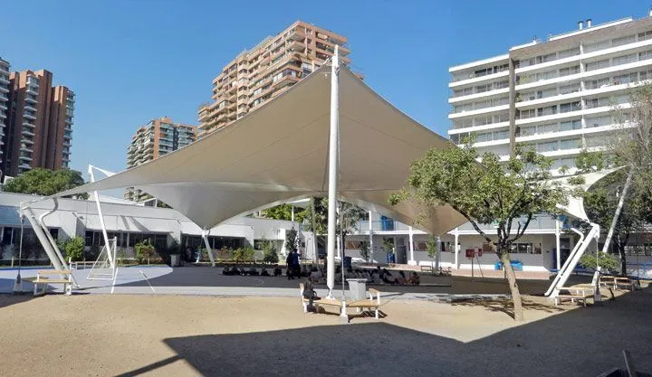 Tenda Membran di area komersil