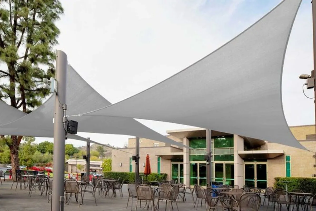 kanopi membran cafe Kanopi membran cafe desain shade sail